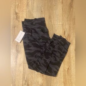 NWT Athleta Salutation Jogger Pants Women’s 2X Camo Powervita Yoga